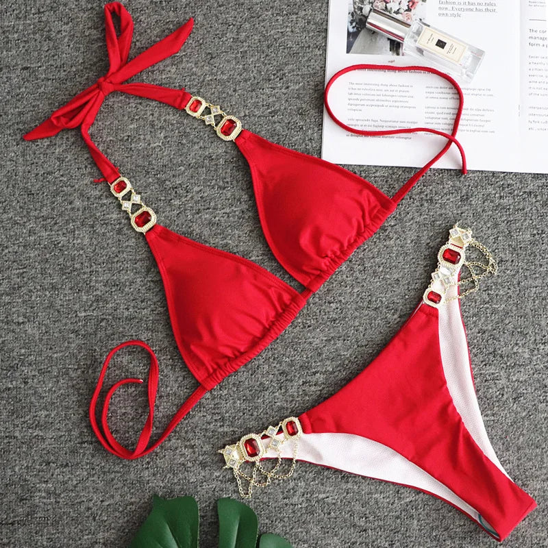Luxusné bikiny s kovovými detailmi a kamienkami – dvojdielne plavky