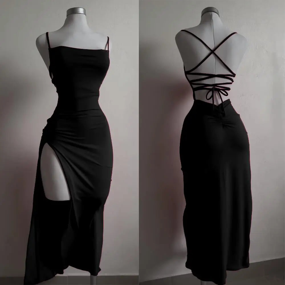 Krátke sexi šaty s halter výstrihom – letný štýl Spice Girl
