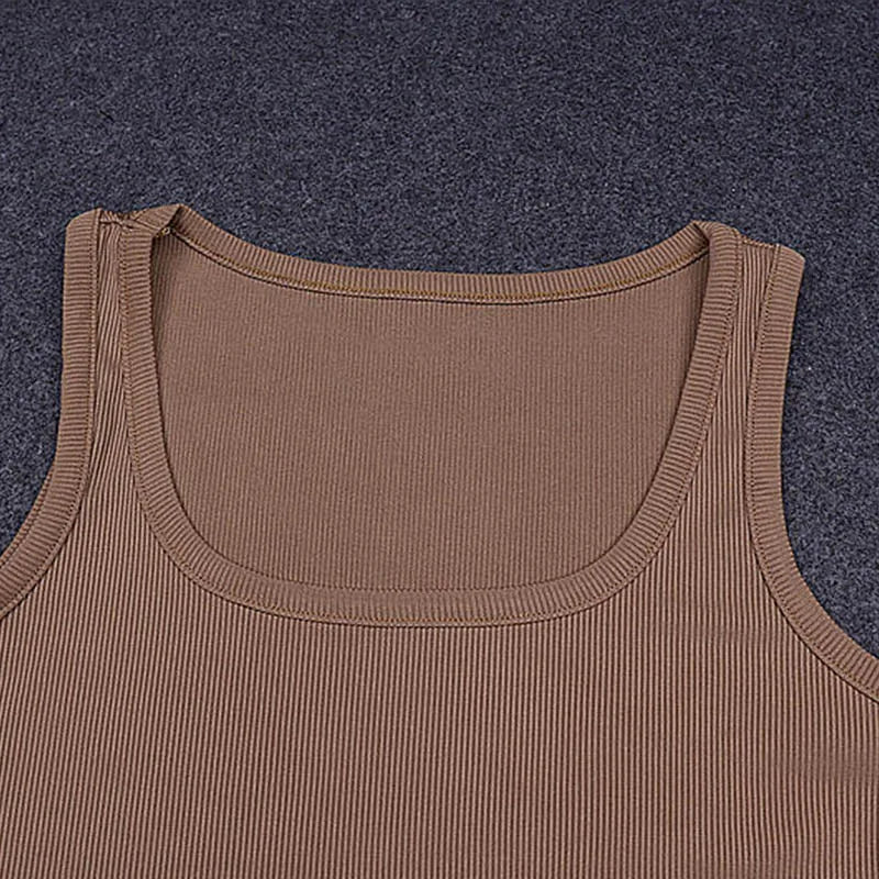 Letné pletené body bez rukávov – halter strih s odhalenými ramenami