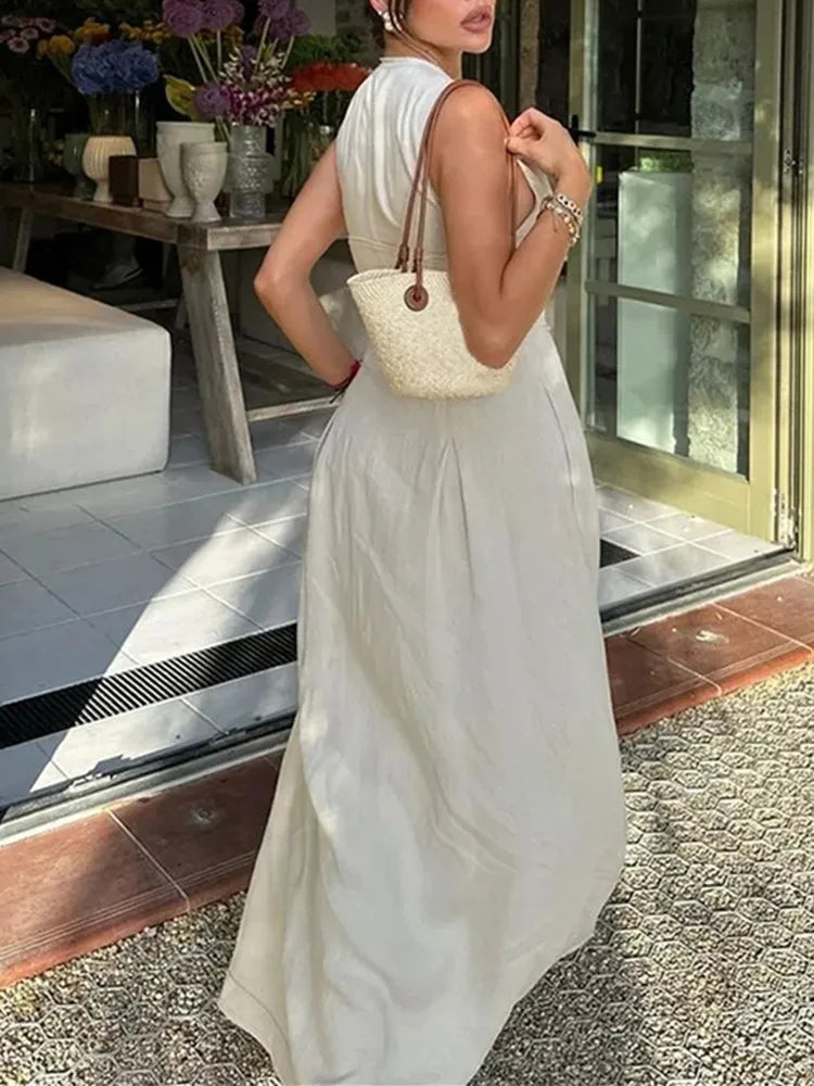 Midi šaty bez rukávov s plisovaním a zipsom – elegantný priliehavý štýl