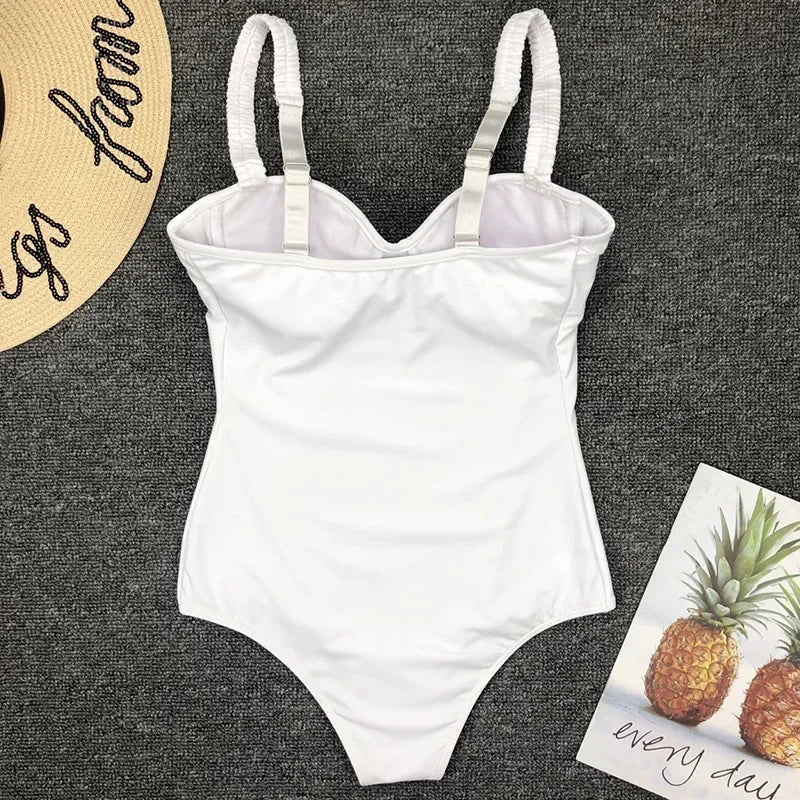 Jednodielne plavky s kosticami a push-up efektom – elegantný slim strih