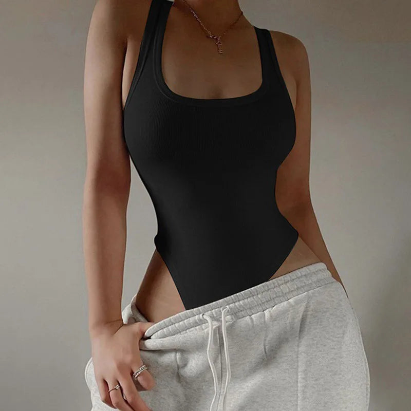 Letné pletené body bez rukávov – halter strih s odhalenými ramenami