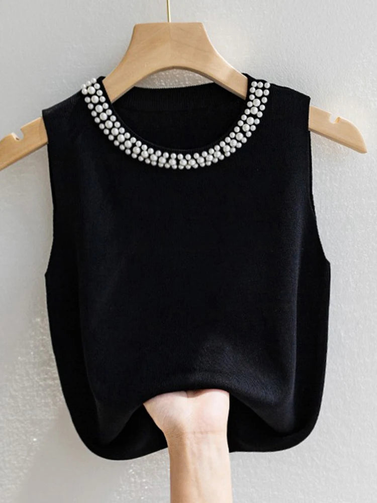 Letný dámsky pletený tank top s ozdobnými korálkami