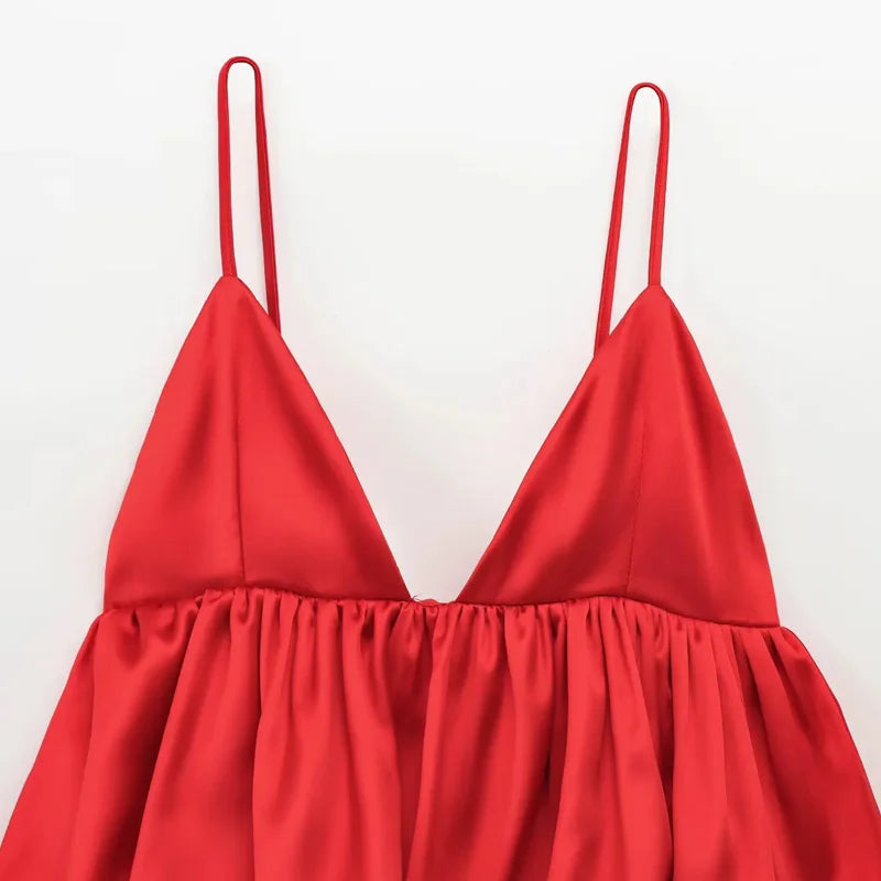 Mini top s tenkými ramienkami v štýle Y2K – sexi a elegantný look