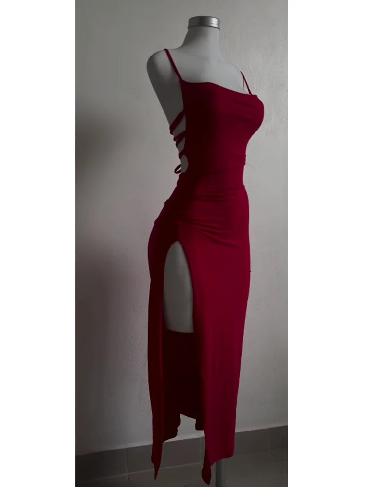 Krátke sexi šaty s halter výstrihom – letný štýl Spice Girl
