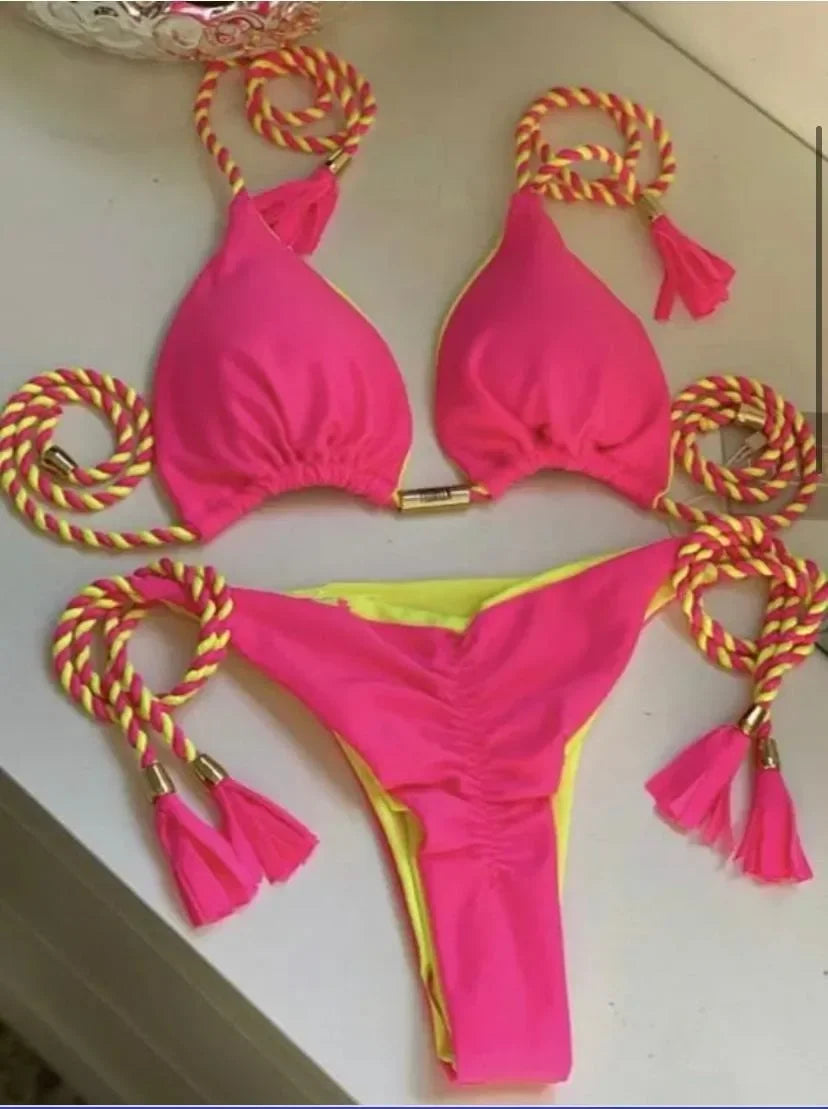 Trojuholníkové bikiny so šnúrkami – farebné