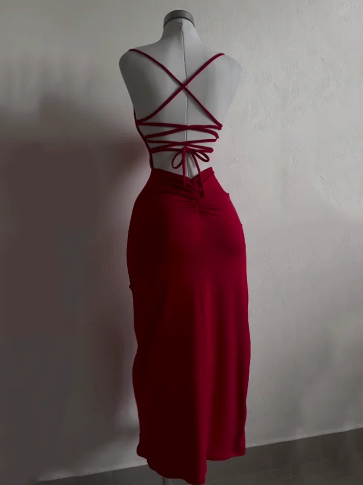 Krátke sexi šaty s halter výstrihom – letný štýl Spice Girl
