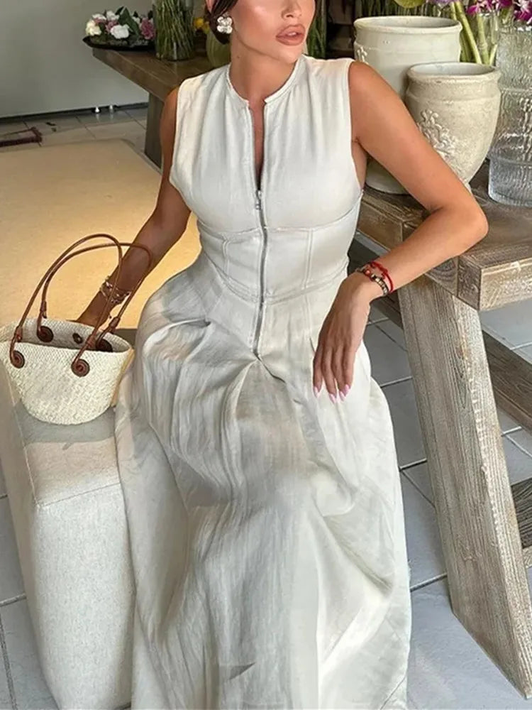 Midi šaty bez rukávov s plisovaním a zipsom – elegantný priliehavý štýl
