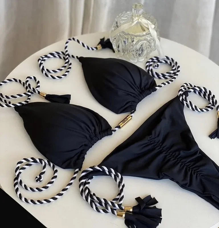 Trojuholníkové bikiny so šnúrkami – farebné