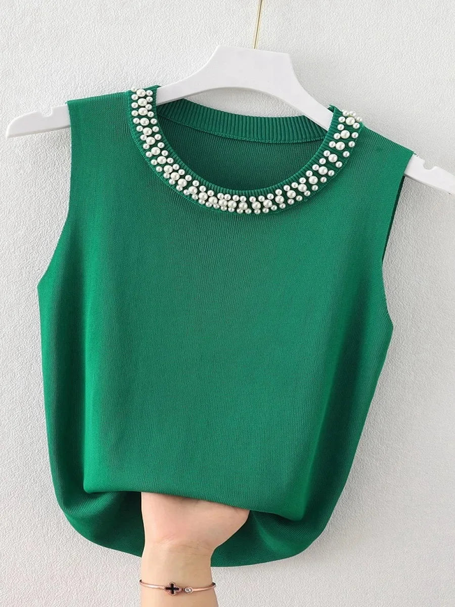 Letný pletený top s perličkami – elegantný basic bez rukávov