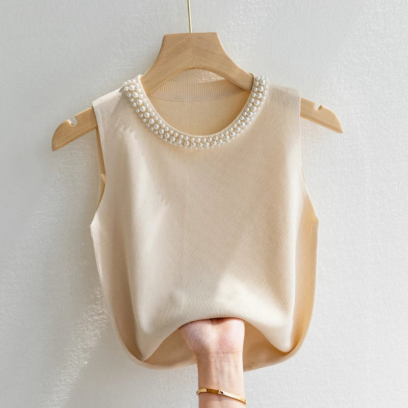 Letný pletený top s perličkami – elegantný basic bez rukávov