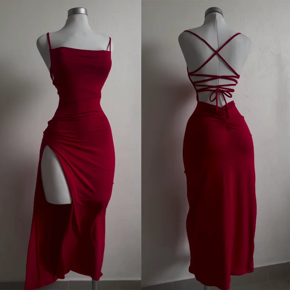Krátke sexi šaty s halter výstrihom – letný štýl Spice Girl