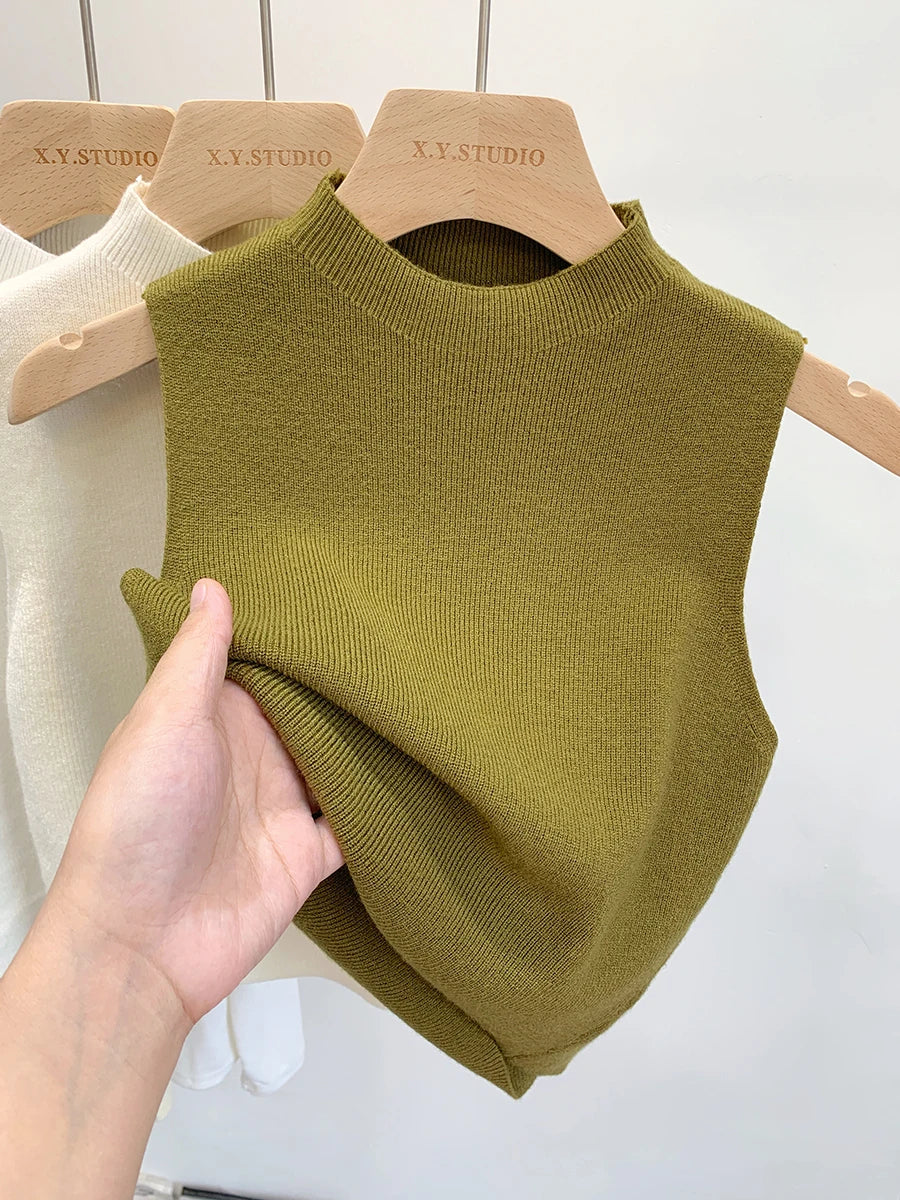 Letný pletený top bez rukávov – jednoduchý a elegantný kúsok