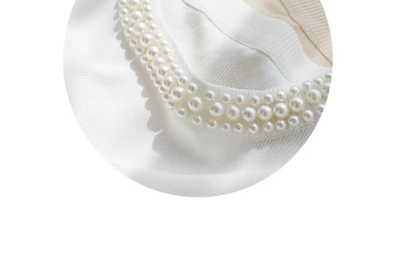 Letný pletený top s perličkami – elegantný basic bez rukávov