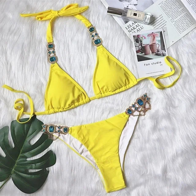 Luxusné bikiny s kovovými detailmi a kamienkami – dvojdielne plavky