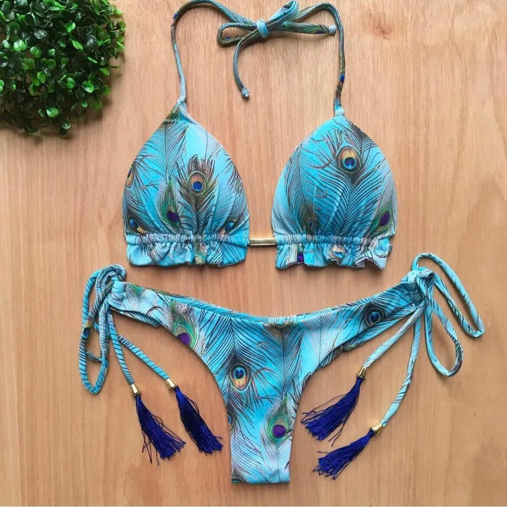 Sexi mikro bikiny s potlačou pierok – brazílsky štýl s viazaním