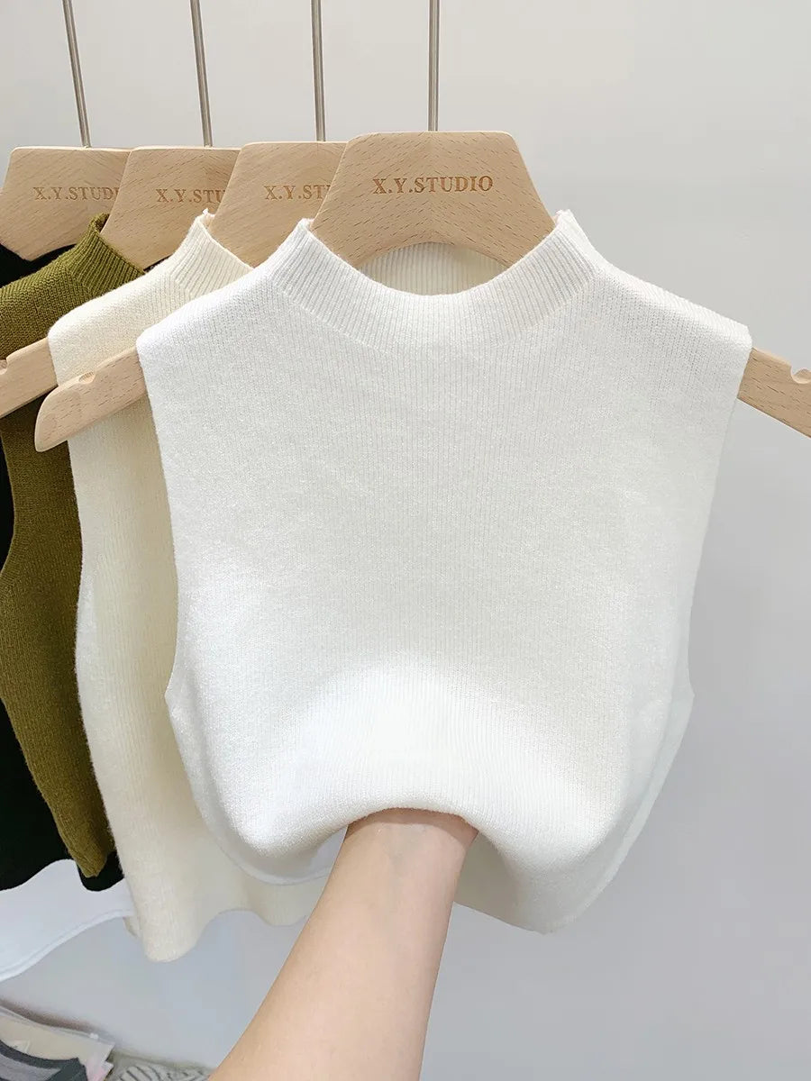 Letný pletený top bez rukávov – jednoduchý a elegantný kúsok