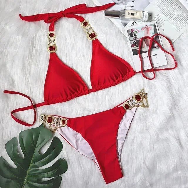 Luxusné bikiny s kovovými detailmi a kamienkami – dvojdielne plavky