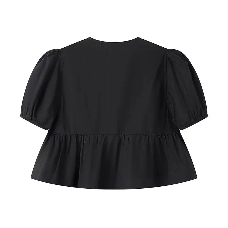 Leopardí crop top s volánmi a balónovými rukávmi – divoký letný štýl