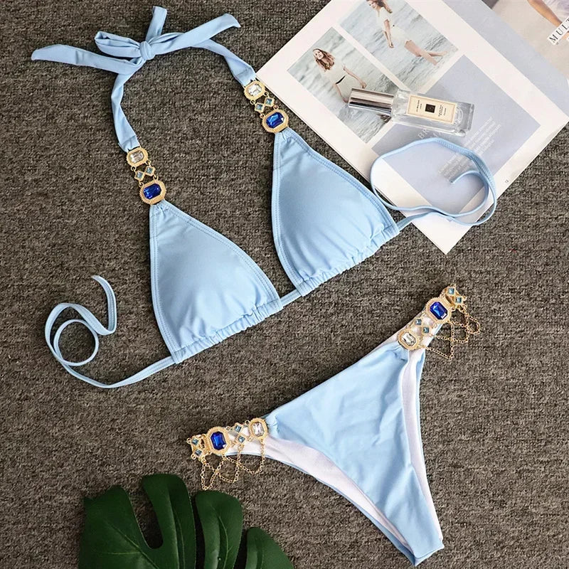 Luxusné bikiny s kovovými detailmi a kamienkami – dvojdielne plavky