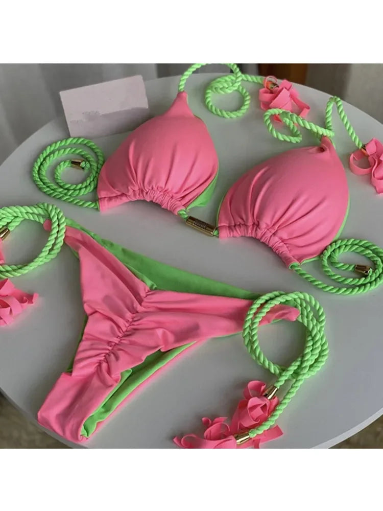 Trojuholníkové bikiny so šnúrkami – farebné