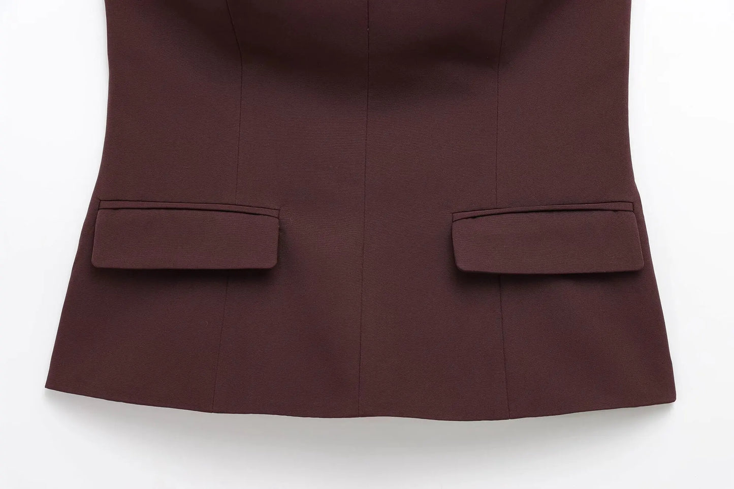 Jednofarebný top bez ramienok – elegantný letný basic