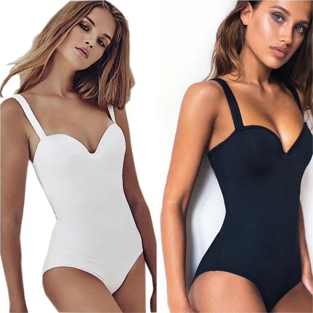 Jednodielne plavky s kosticami a push-up efektom – elegantný slim strih