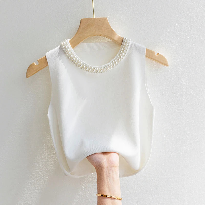 Letný pletený top s perličkami – elegantný basic bez rukávov