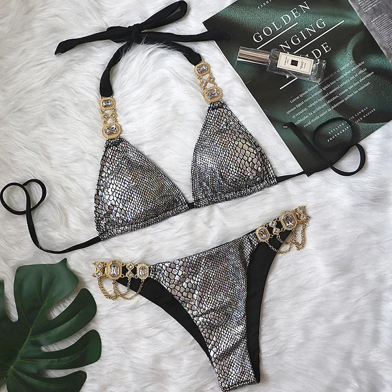 Luxusné bikiny s kovovými detailmi a kamienkami – dvojdielne plavky