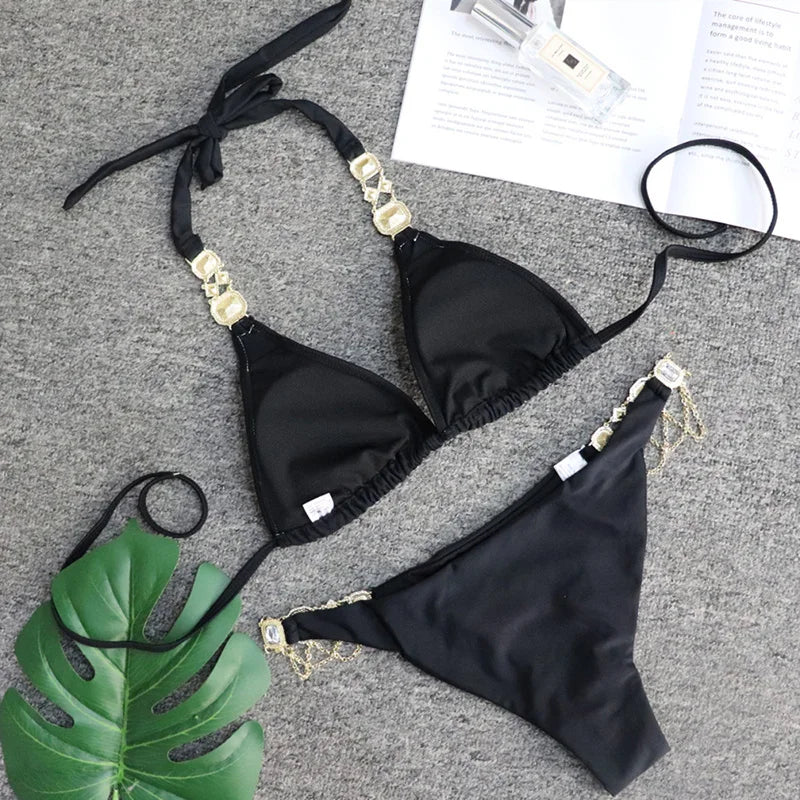 Luxusné bikiny s kovovými detailmi a kamienkami – dvojdielne plavky