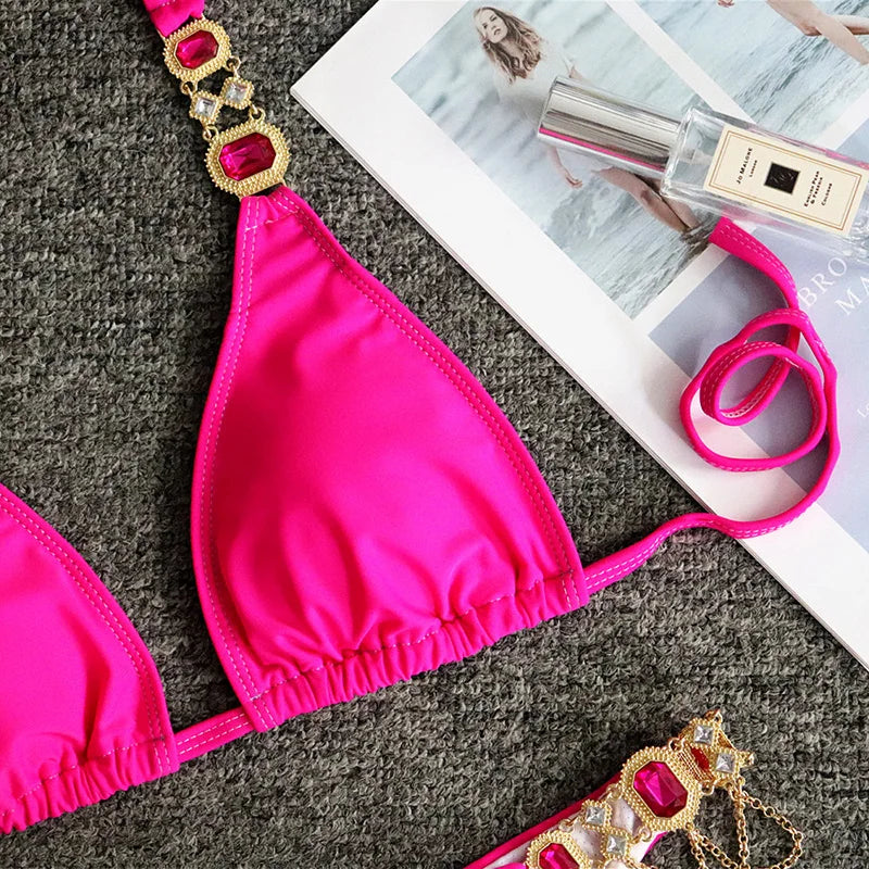 Luxusné bikiny s kovovými detailmi a kamienkami – dvojdielne plavky