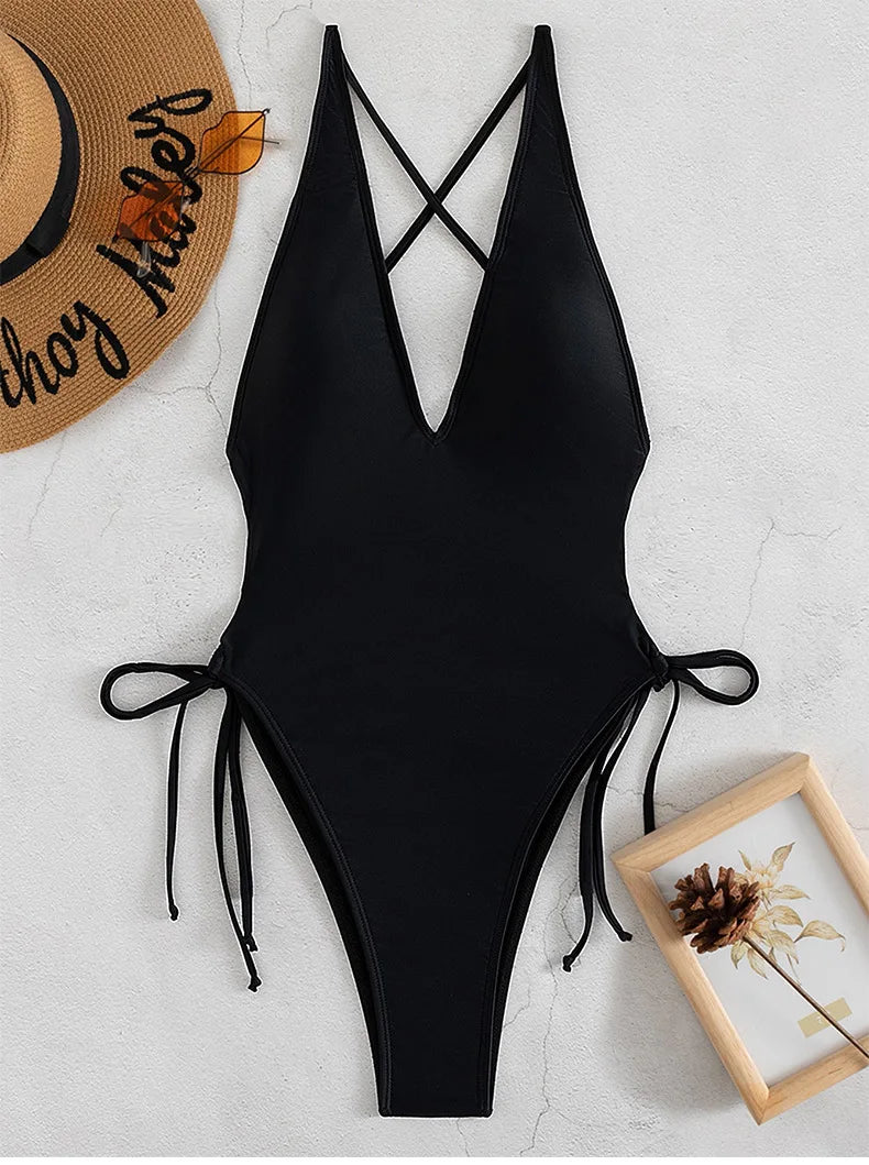 Jednodielne plavky s viazaním a push-up efektom – sexi bodysuit na pláž