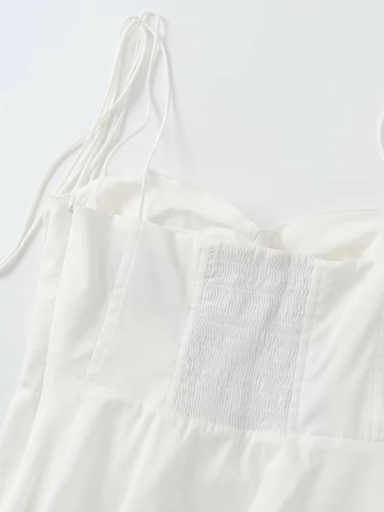 Asymetrický bustier top s výstrihom do srdca – sexi a elegantný štýl