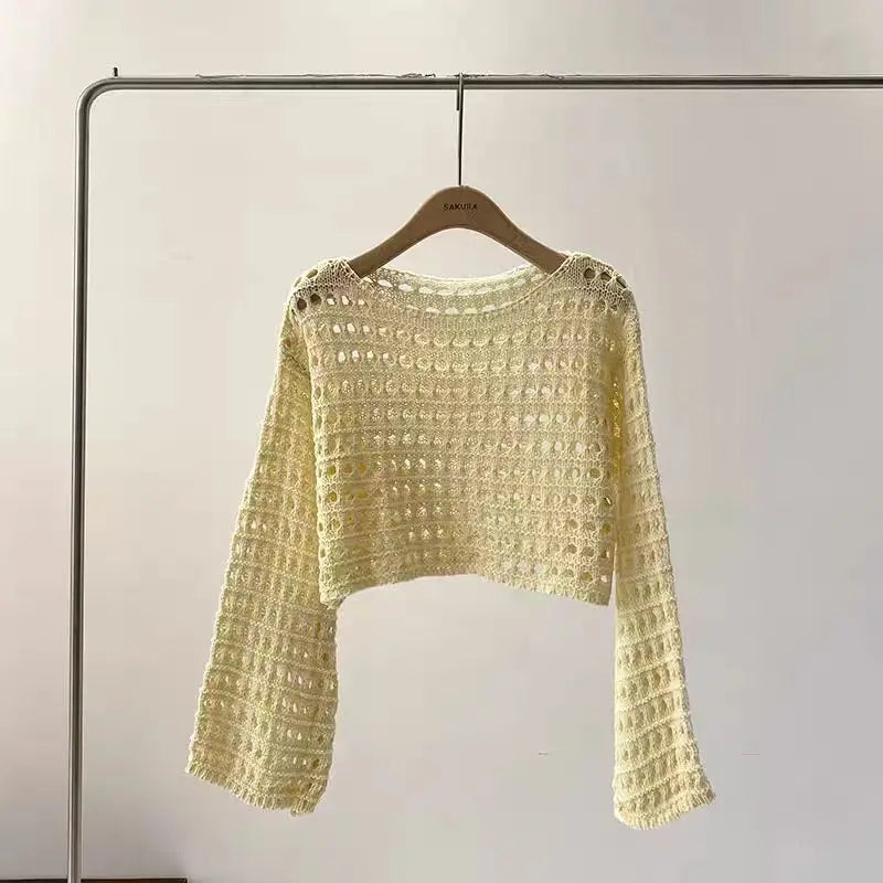 Boho štýlový háčkovaný crop pulóver