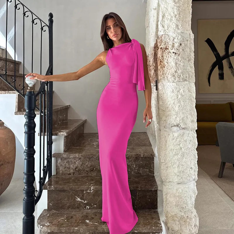 Šaty bez rukávov – sexi a elegantný štýl