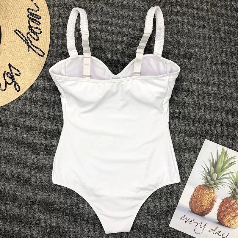 Jednodielne plavky s kosticami a push-up efektom – elegantný slim strih