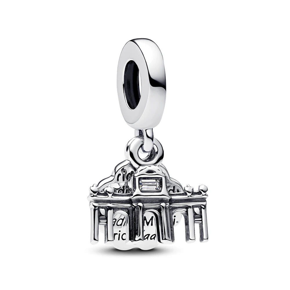 Cestovateľský prívesok – Madrid, Barcelona & pas