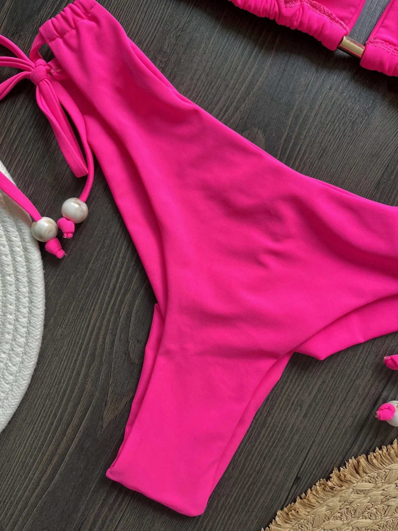 Dvojdielne brazílske bikiny s kovovými retiazkami – sexi plavky s push-up efektom