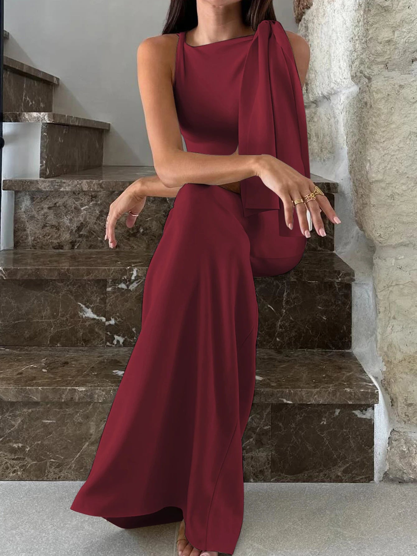 Šaty bez rukávov – sexi a elegantný štýl