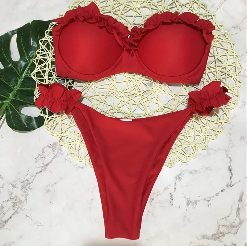 Dvojdielne bikiny s volánovým bandeau topom – ženský a sexi push-up strih