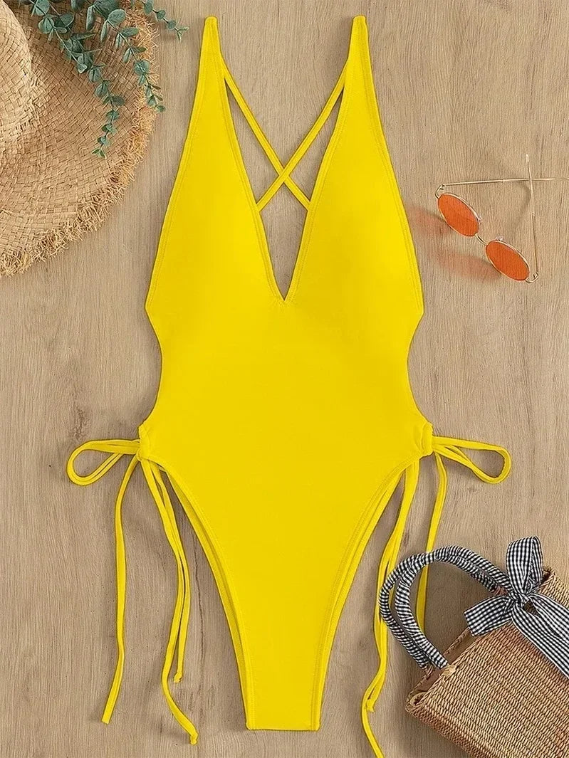 Jednodielne plavky s viazaním a push-up efektom – sexi bodysuit na pláž