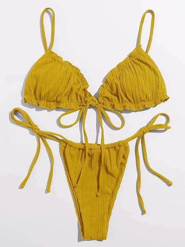 Jednofarebné bikiny s rebrovaným vzorom – push-up strih a viazanie