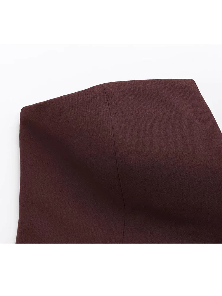 Jednofarebný top bez ramienok – elegantný letný basic