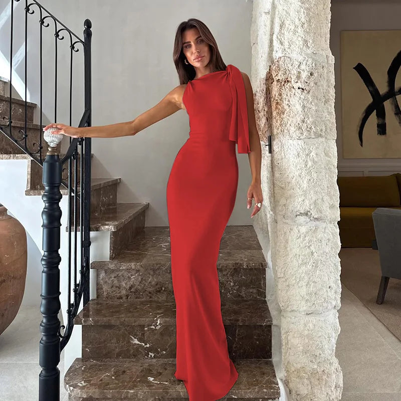 Šaty bez rukávov – sexi a elegantný štýl