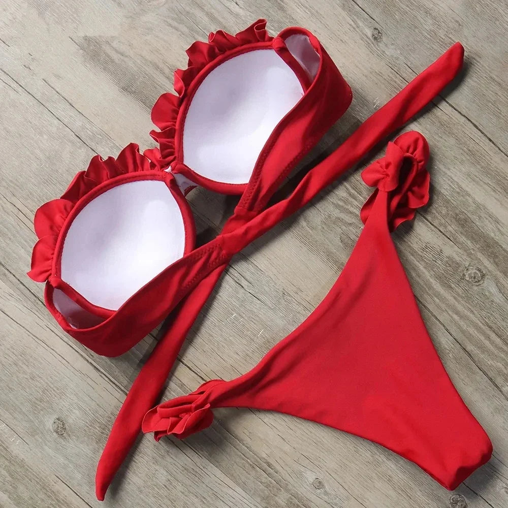 Dvojdielne bikiny s volánovým bandeau topom – ženský a sexi push-up strih