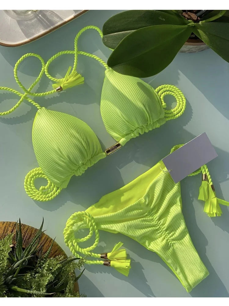 Trojuholníkové bikiny so šnúrkami – farebné