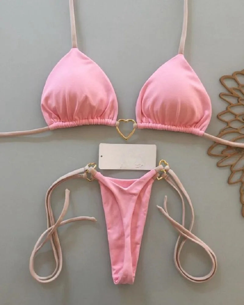 Dvojdielne trojuholníkové bikiny s tangovým spodkom – sexi letný štýl