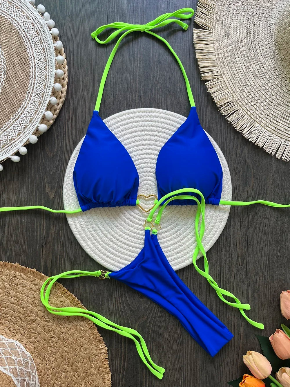 Dvojdielne trojuholníkové bikiny s tangovým spodkom – sexi letný štýl