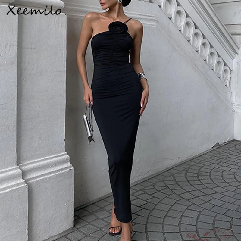 Elegantné priliehavé šaty s asymetrickým ramienkom – večerný sexy štýl