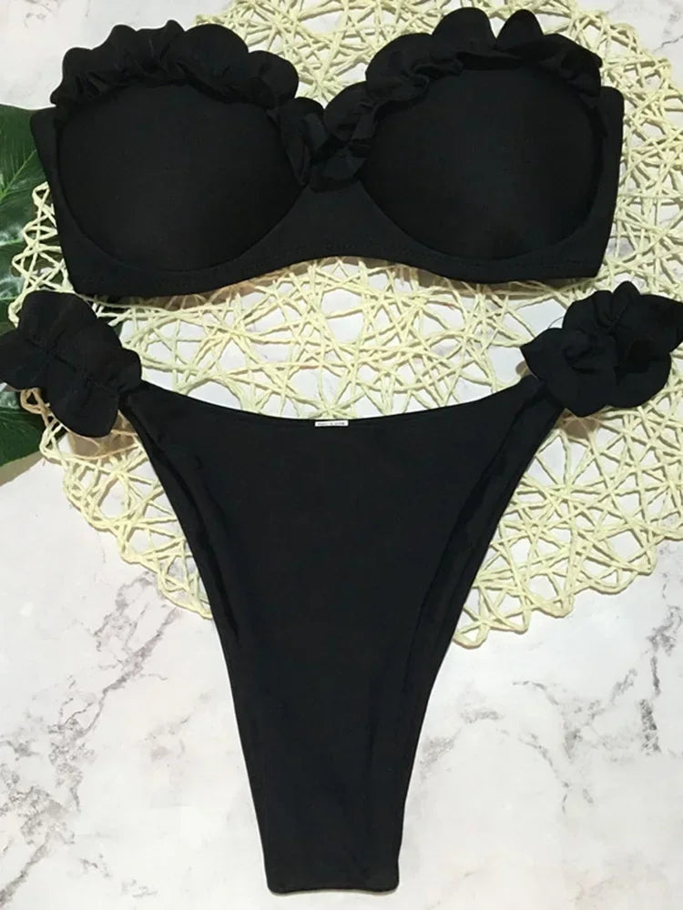 Dvojdielne bikiny s volánovým bandeau topom – ženský a sexi push-up strih